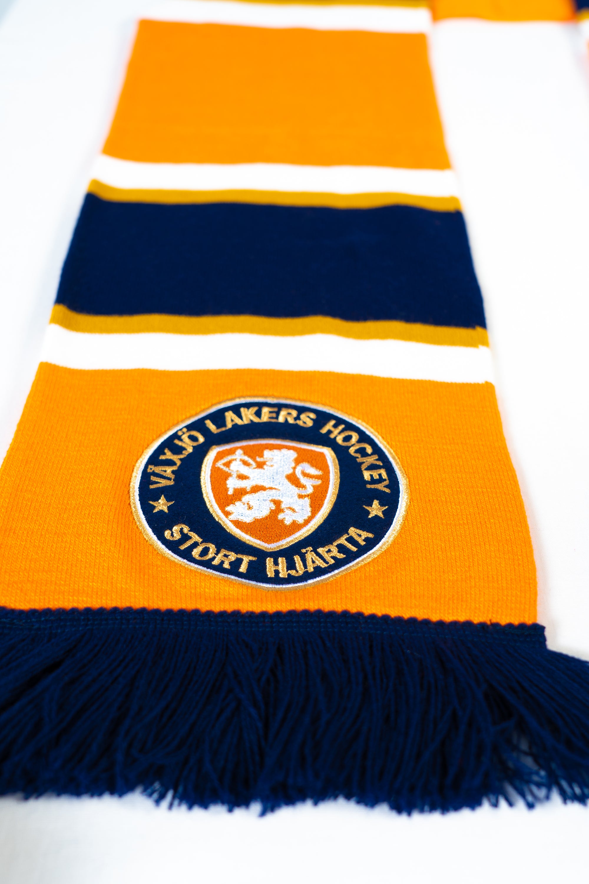 Halsduk orange randig brodyr
