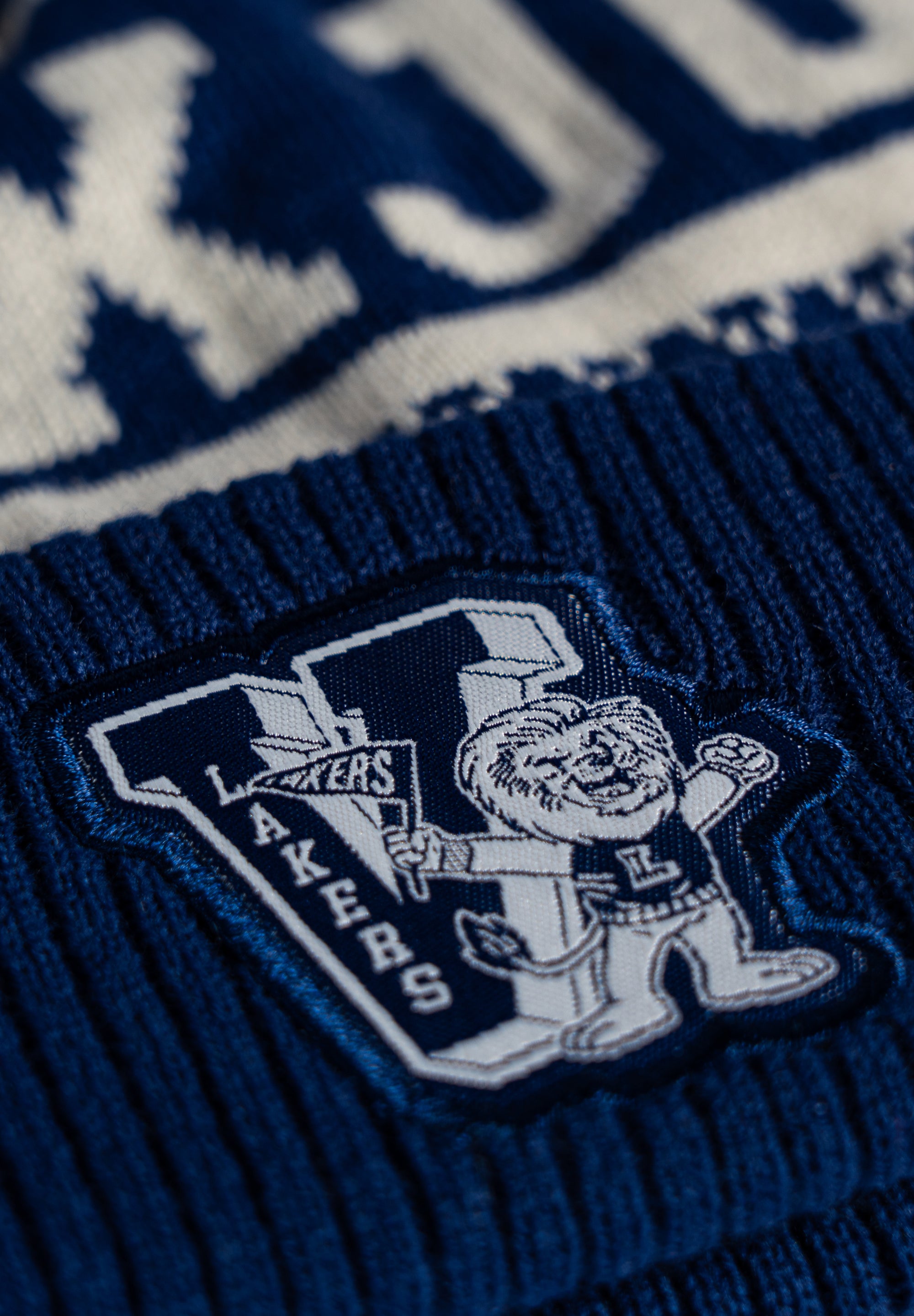 Lion Navy Pom Jr