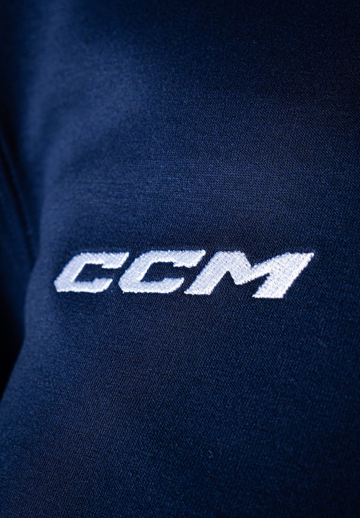 CCM 1/4 locker room zip